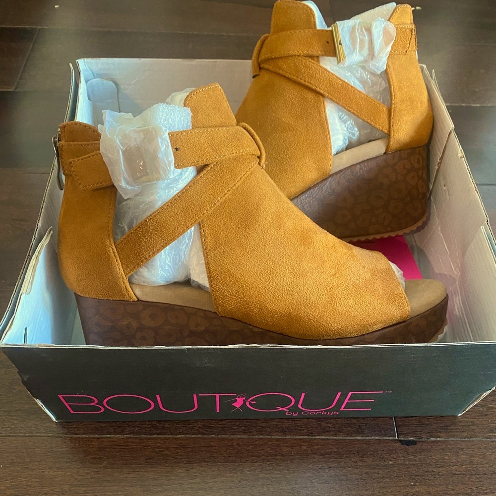 Tan wedge sandals